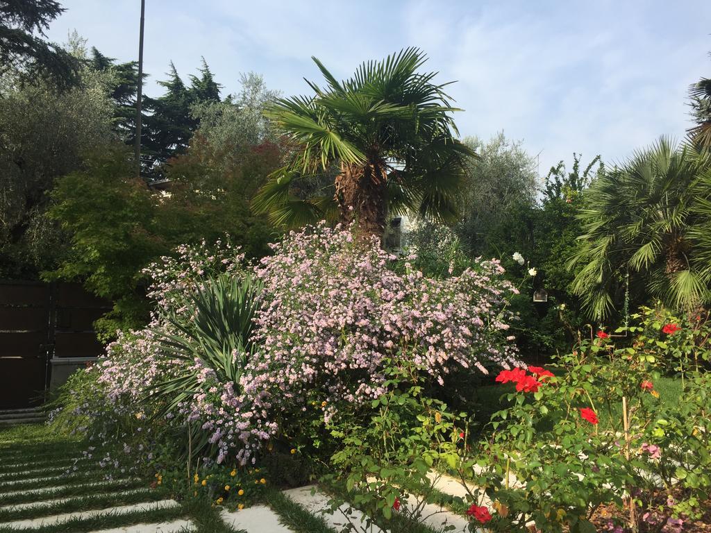 Villa Arzilla Desenzano del Garda Exterior foto